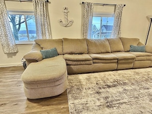 Living Room (2)