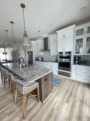 Your gourmet kitchen awaits!