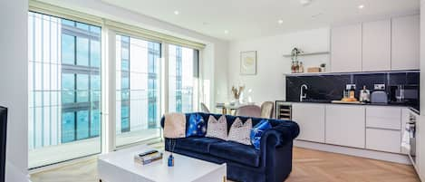 Lovely bright and airy living room
