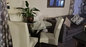 Seats 4