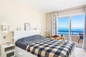 Bedroom with Queen-Bed, Ocean-View & Sonos Sound System