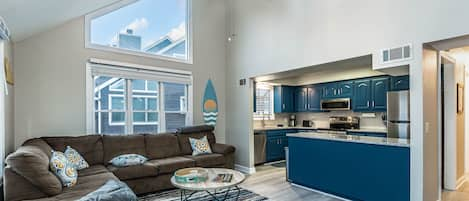 Kitchen & living area provide a nice space to hang out after a day on the water