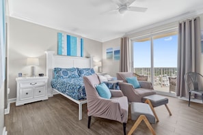 Queen bed with ocean view