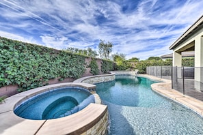 Private Pool (1'-6') | Spa | Putting Green | Grill