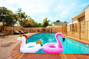 Lounge at the pool with our sun beds and sitting area as you enjoy the beautiful Southern California weather.  Floaties available for use upon request.