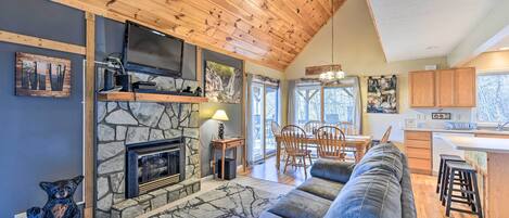 Maggie Valley Vacation Rental | 3BR | 3BA | Stairs Required | 1,771 Sq Ft