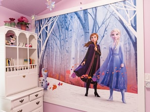 Frozen Themed room
