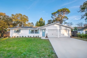 Single level, ranch style home with parking for up to 4 vehicles