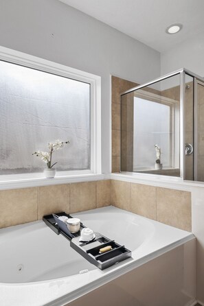 Jacuzzi bathtub