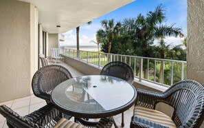 Breakfast, Lunch and Cocktails on the lanai