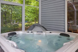 Indoor spa tub