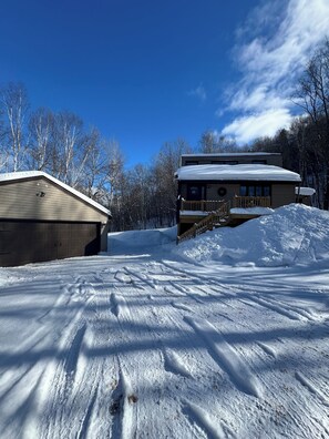 Oversized 2 car garage