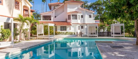 Book this stunning 6 bedroom villa surrounded by lush tropical gardens.