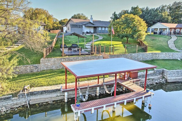 Granbury Vacation Rental | 4BR | 2BA | Step-Free Access | 1,742 Sq Ft