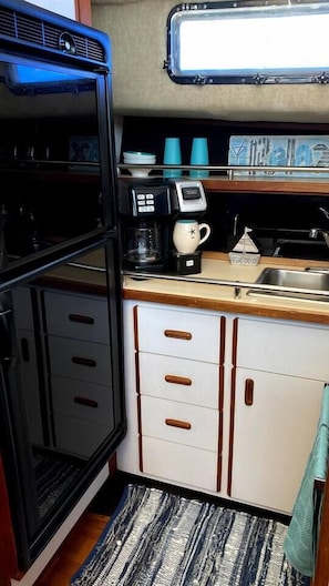 A rare find! This houseboat has a larger-than-usual refrigerator and freezer. You bring the food & drinks, we provide the rest.