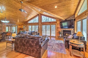 Living Room | Central A/C & Heating | Open Floor Plan