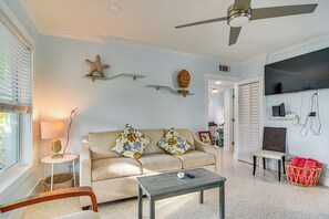 Living Room | Central A/C & Heating