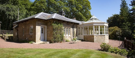 Welcome to Eslington Lodge, Alnwick, Northumberland