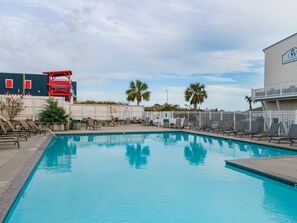 Ocean Walk Pool