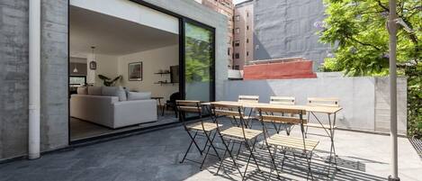 Spacious Patio