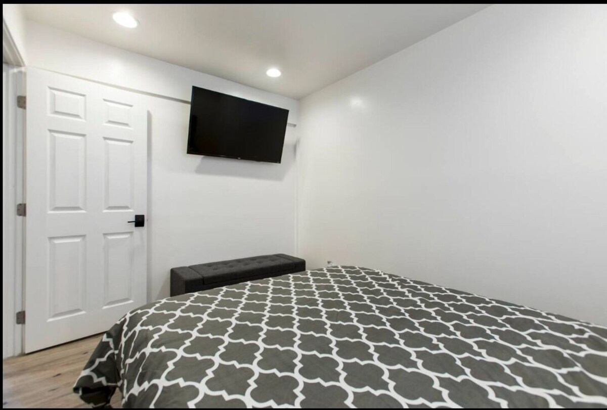 Luxurious One bedroom, One bathroom Apartment