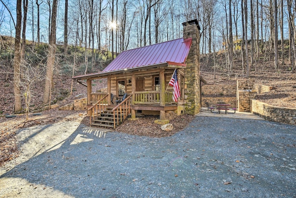 Saluda Vacation Rental | 1BR | 1BA | Stairs Required for Access | 1,100 Sq Ft