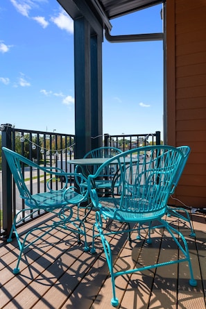 Balcony table and chairs