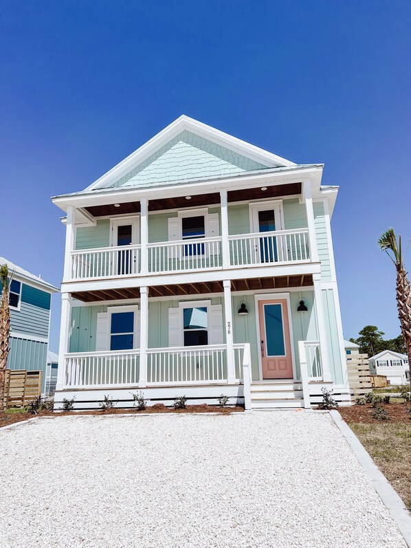 Welcome to Peaches to Beaches