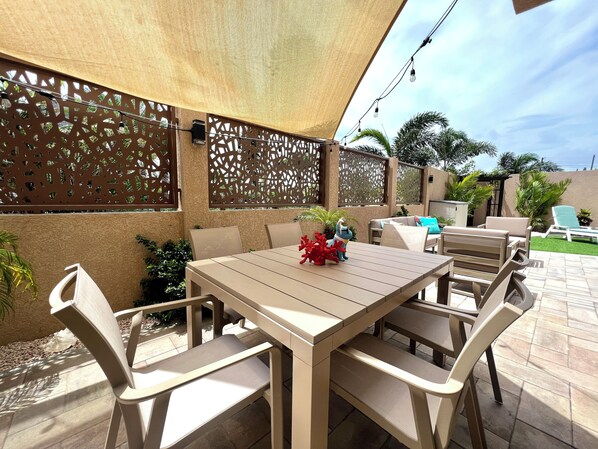 Outdoor dining
