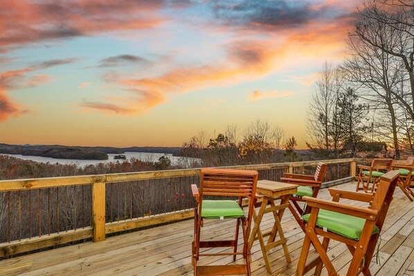 Views From Carter`s Lake Lookout