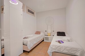 Twin bedroom