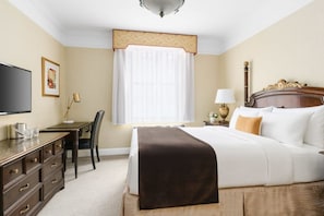 Unit with Doubled bed. Exact unit will be assigned upon arrival. Views, colors and decor may vary.