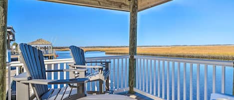 Surf City Vacation Rental | 3,022 Sq Ft | 6BR | 4.5BA | Stairs Required