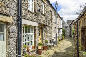 The Mustard Pot, Kirkby Lonsdale Cottages - Herdwick Cottages