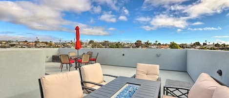 Grover Beach Vacation Rental | 4BR | 2.5BA | 1,900 Sq Ft | Stairs Required