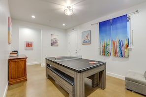 Entryway | Dining Table/Game Table