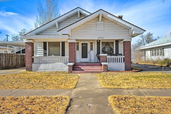 Amarillo Vacation Rental | 1,492 Sq Ft | 3BR | 1.5BA | Stairs Required