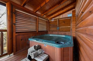 Indoor spa tub