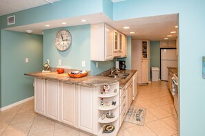 Breakfast Bar off Kitchen