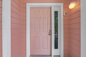 ISO_212 16th St Unit H_St Aug FL_002