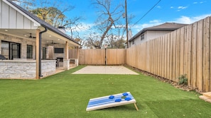 Artificial turf backyard for all your activities!