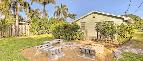 Stuart Vacation Rental | 3BR | 2BA | 1,000 Sq Ft | 1 Step Required to Access