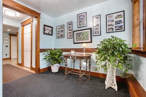 THE FOYER & BARN CONVERSION PICTURE GALLERY