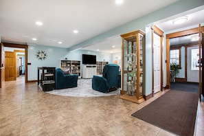 ENTRY INTO YOUR SPACE, LIVING ROOM HALL TO WEST WING