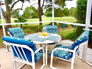 Al-fresco dining surrounded by beautiful Florida vegetation