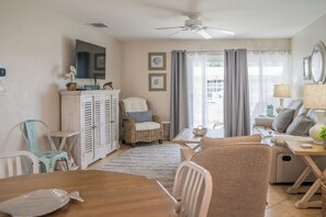 jr 10 living room 3