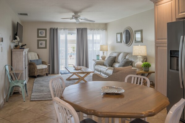 jr 10 living room 1