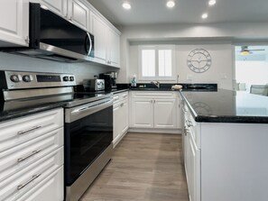 405 kitchen 1