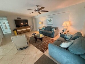 606 living room 4