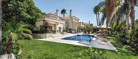 Amazing Algarve Villa | 5 Bedrooms | Villa Lillian | Private Pool & Ping Pong Table | Vale Do Lobo